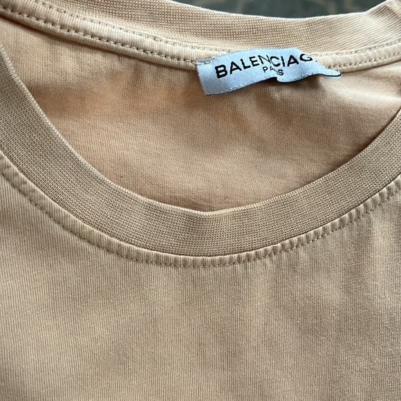 Balenciaga T-Shirt Size Large - Needs TLC - Picture 15 of 16